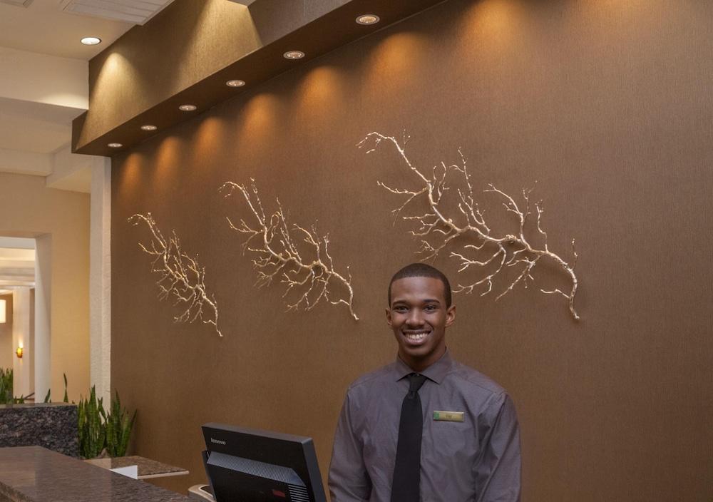 Embassy Suites Baton Rouge Kültér fotó