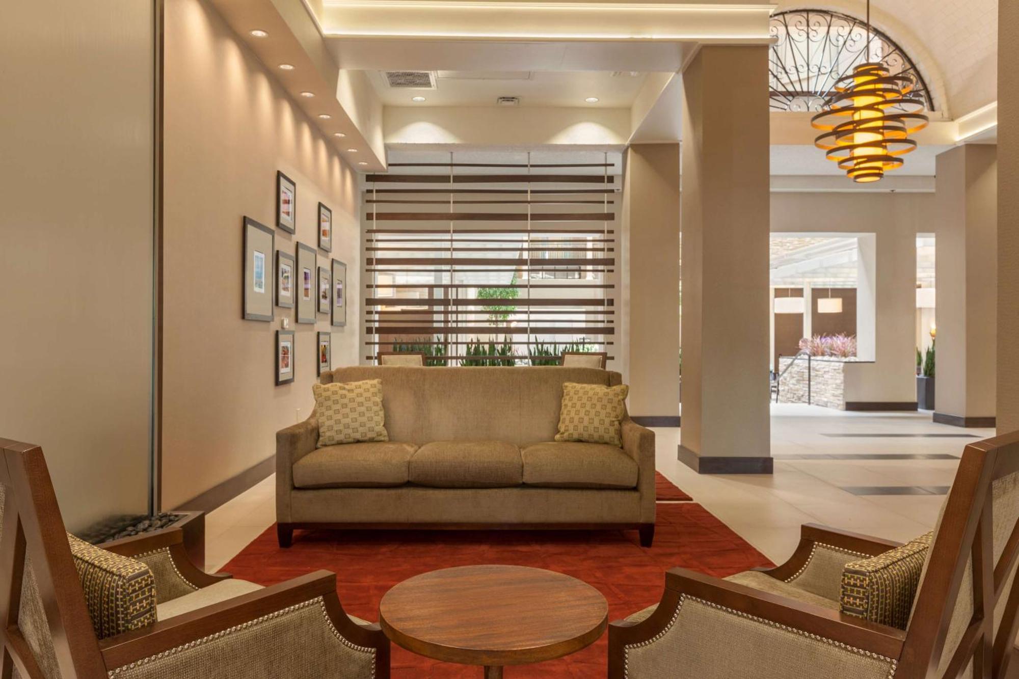 Embassy Suites Baton Rouge Kültér fotó