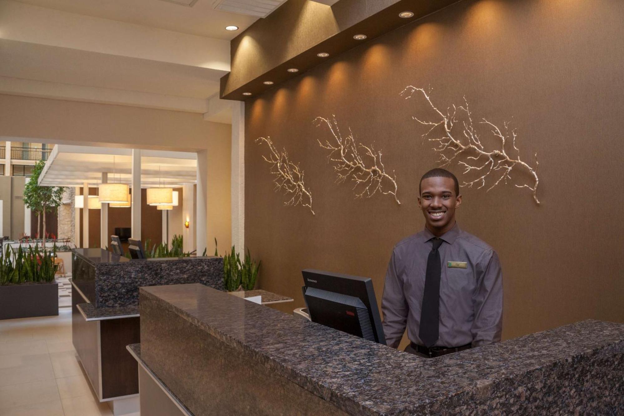 Embassy Suites Baton Rouge Kültér fotó