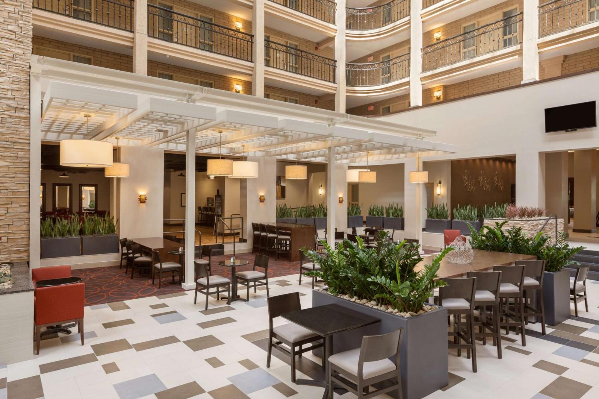 Embassy Suites Baton Rouge Kültér fotó